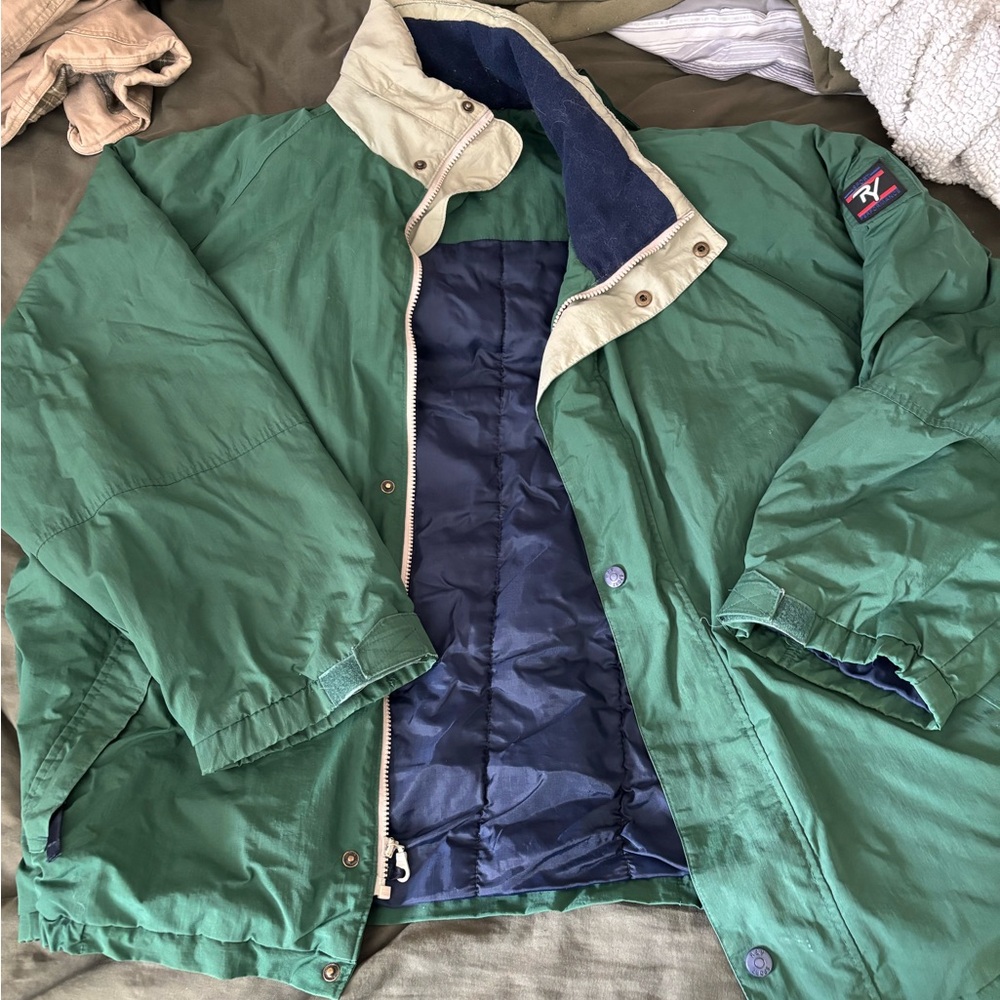 Sporty Green and Blue Windbreaker with Lightweight Design